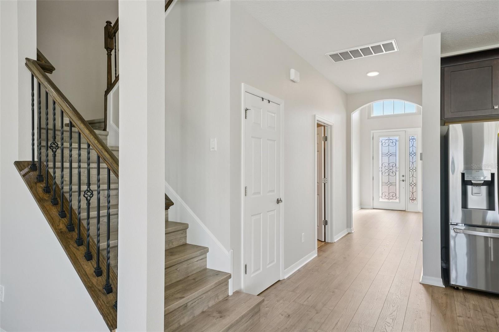 Listing photo id 8 for 11110 Sundrift Drive