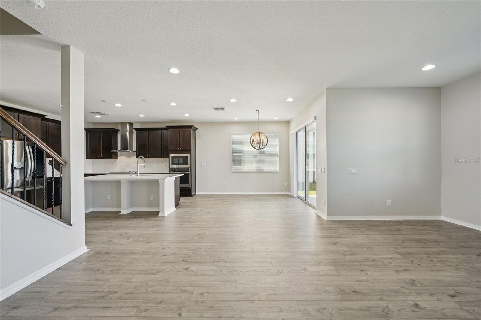 Listing photo id 12 for 11110 Sundrift Drive