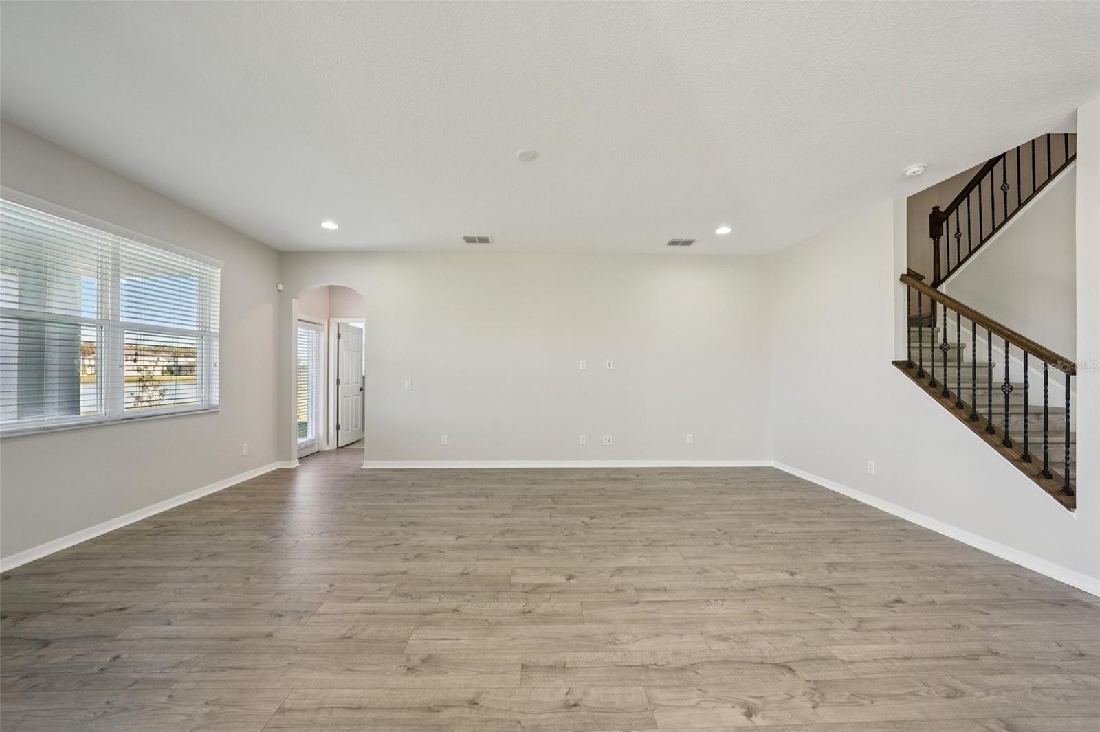 Listing photo id 13 for 11110 Sundrift Drive