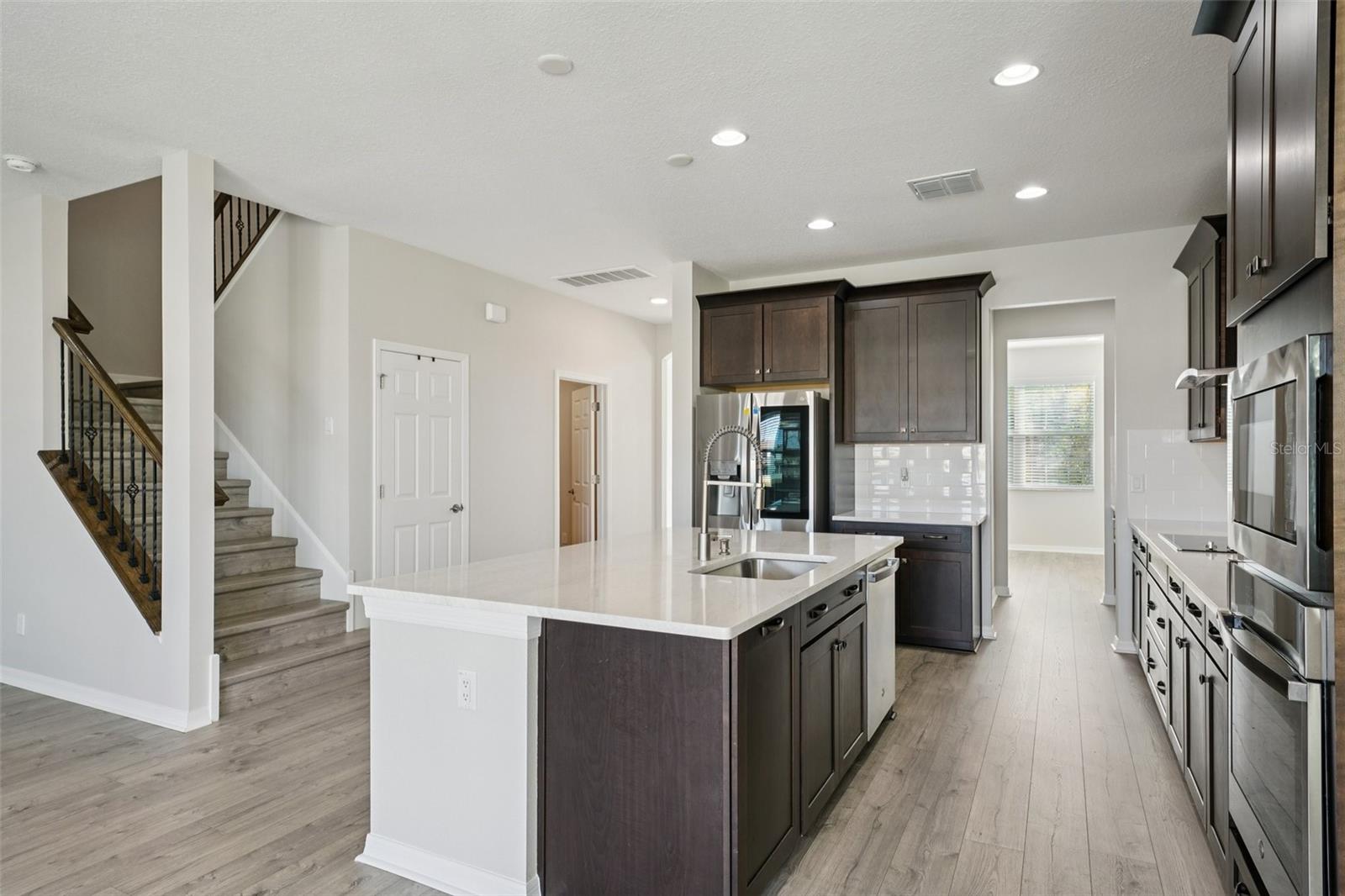 Listing photo id 16 for 11110 Sundrift Drive