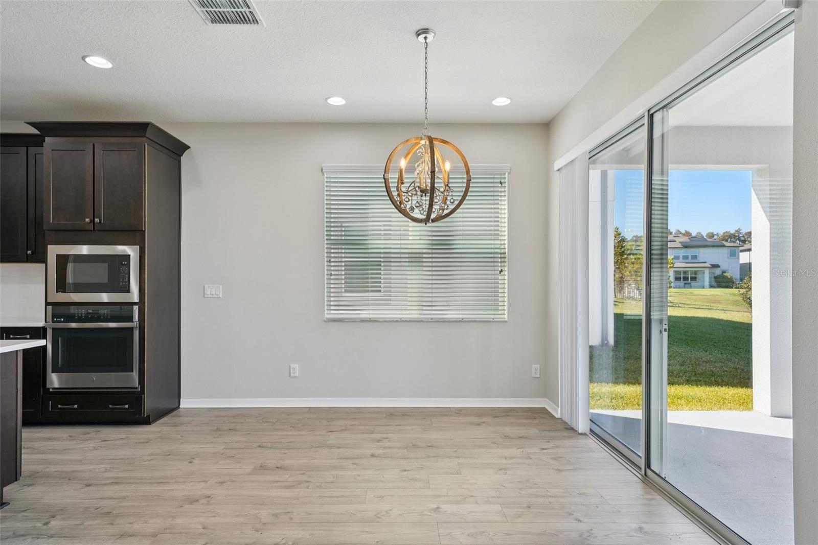 Listing photo id 18 for 11110 Sundrift Drive