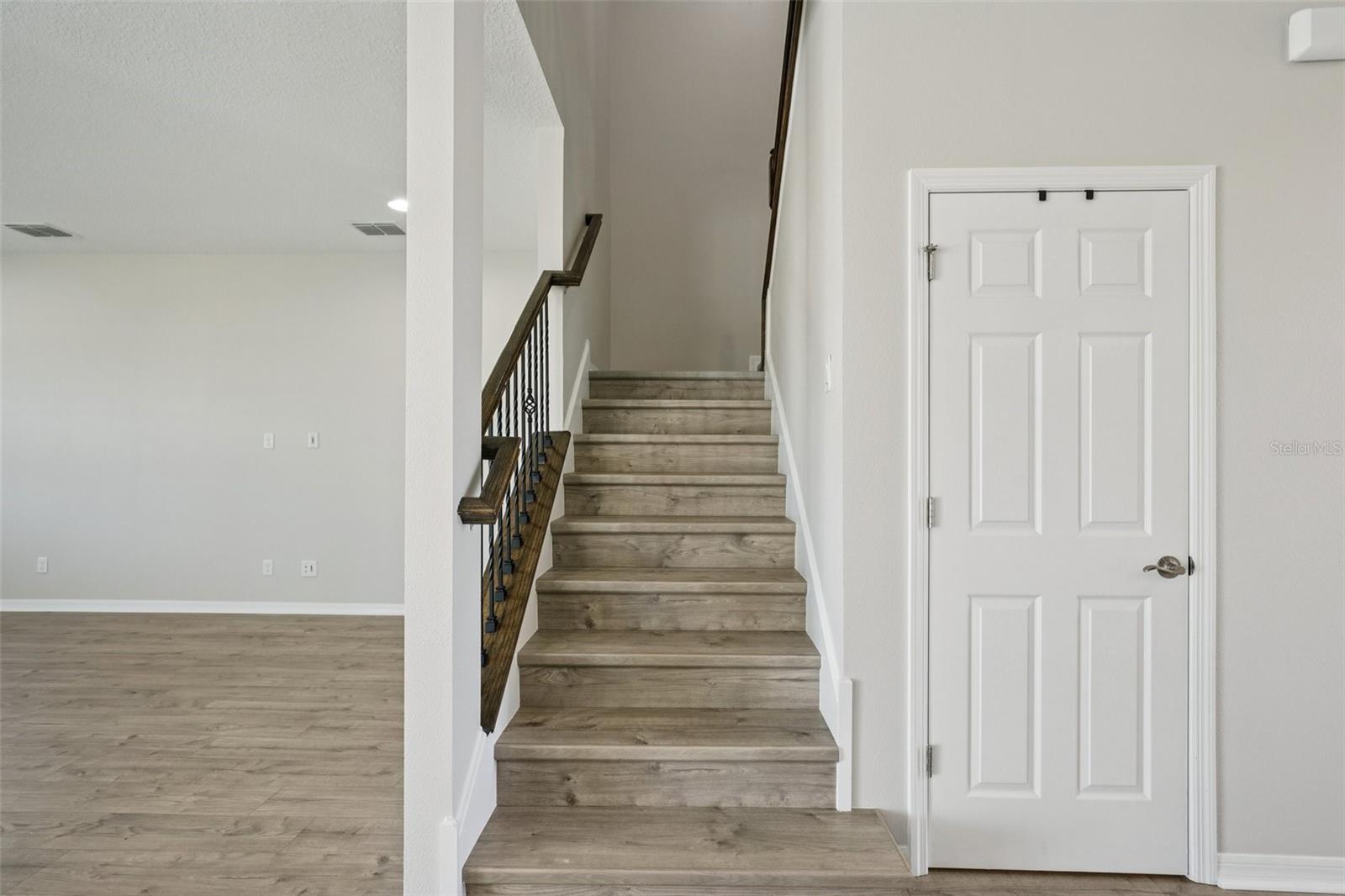 Listing photo id 28 for 11110 Sundrift Drive