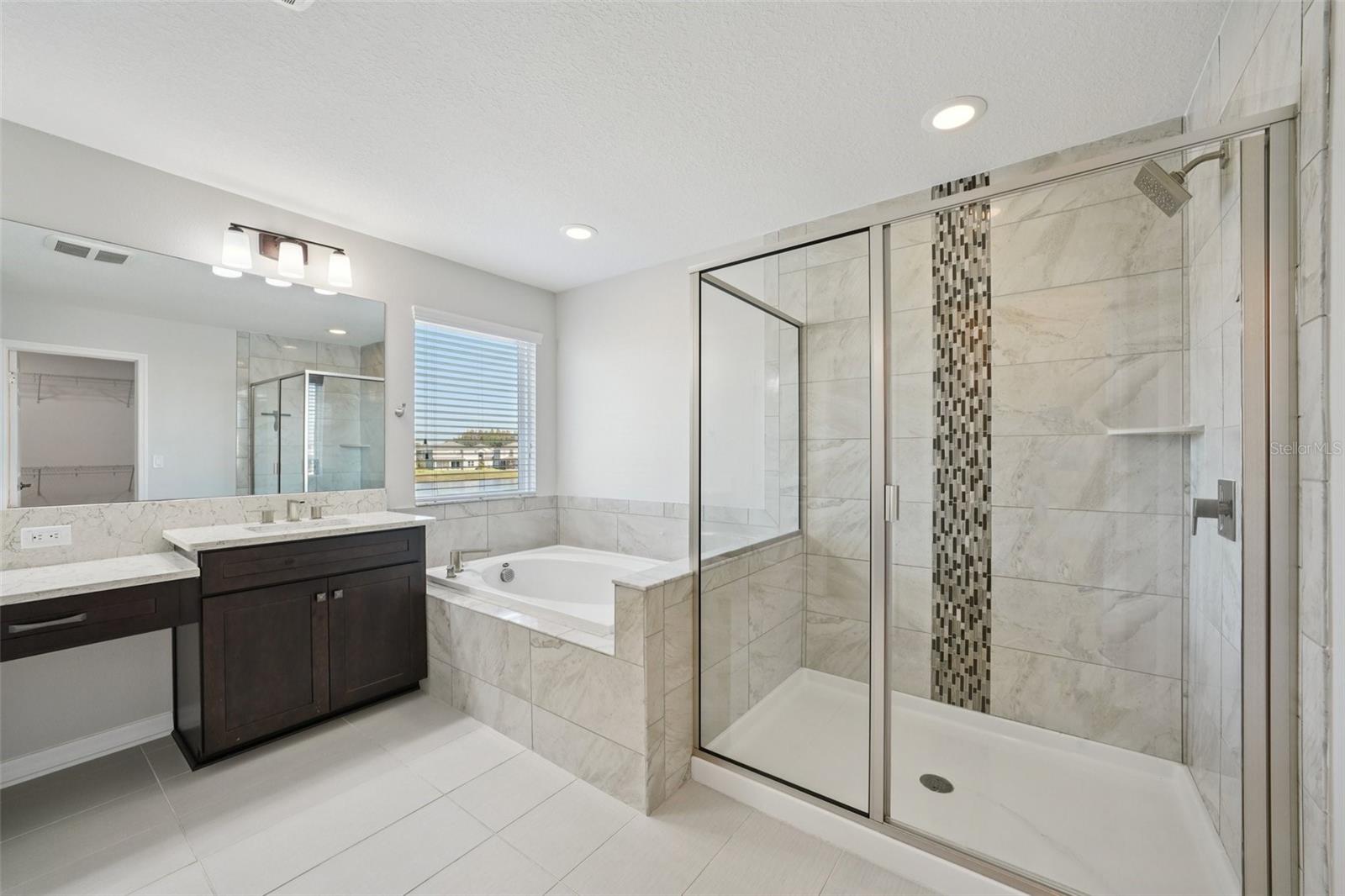 Listing photo id 34 for 11110 Sundrift Drive