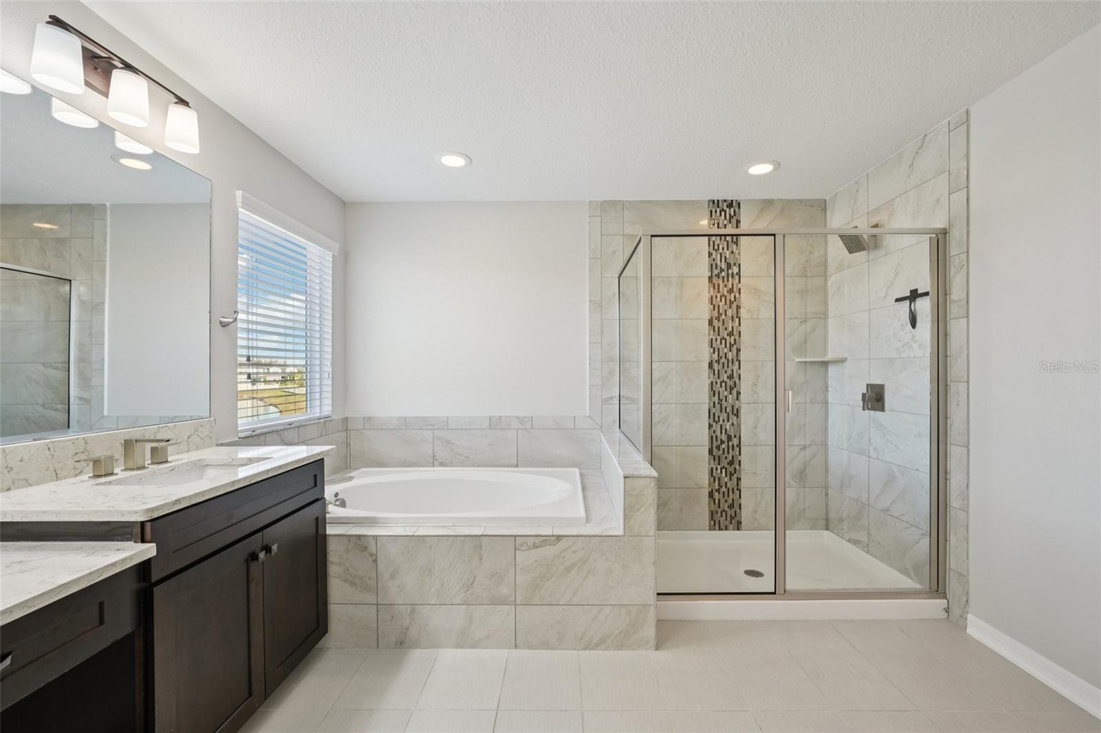 Listing photo id 35 for 11110 Sundrift Drive