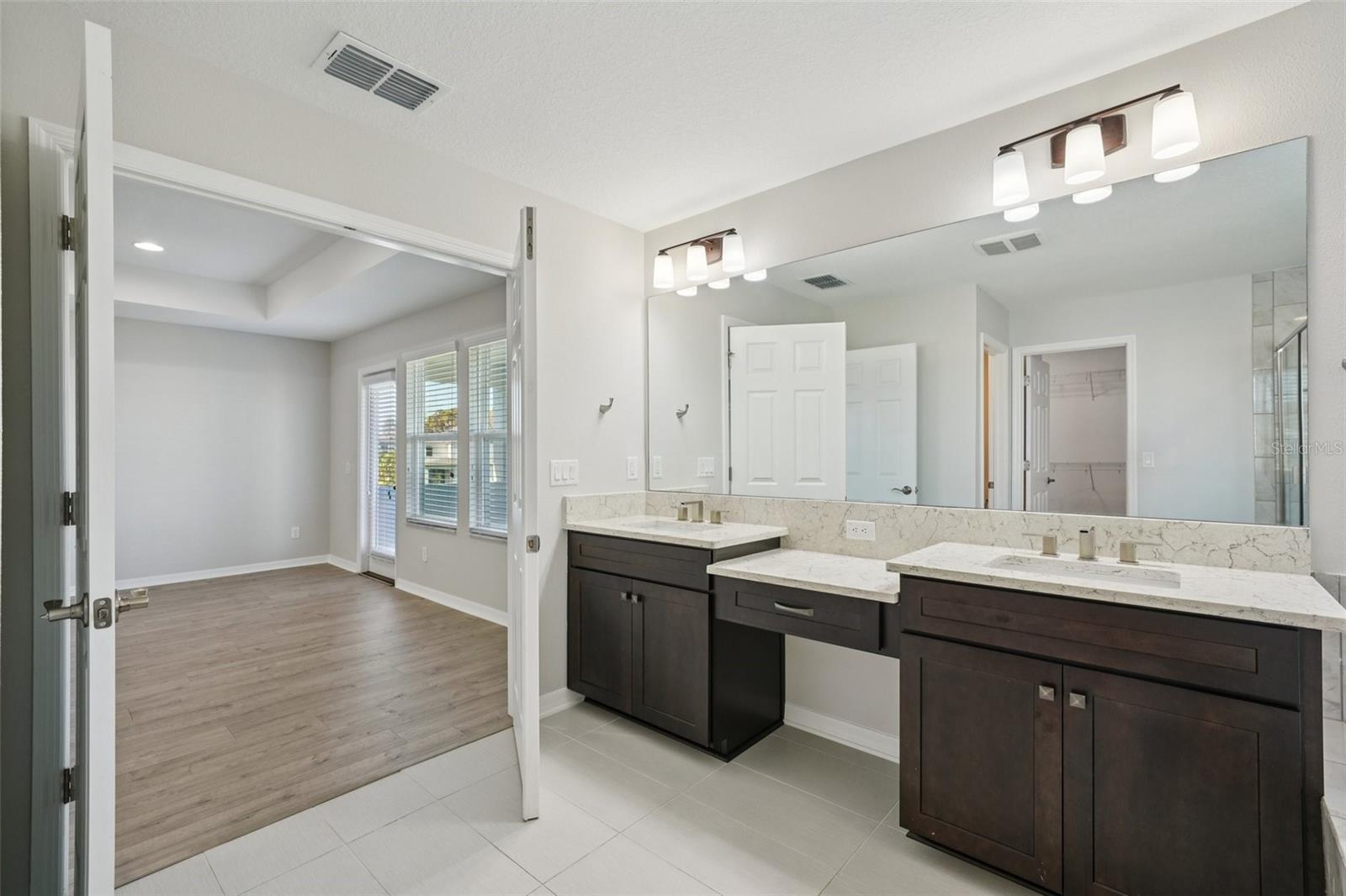 Listing photo id 37 for 11110 Sundrift Drive