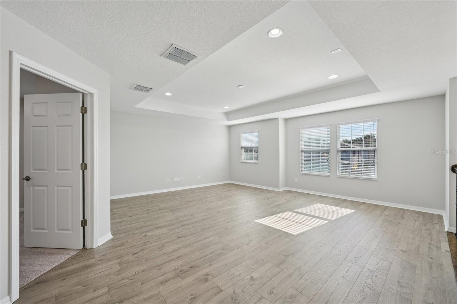 Listing photo id 43 for 11110 Sundrift Drive