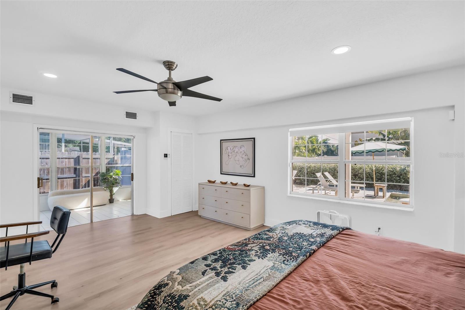 Image 20 of 40 For 218 49th Avenue N