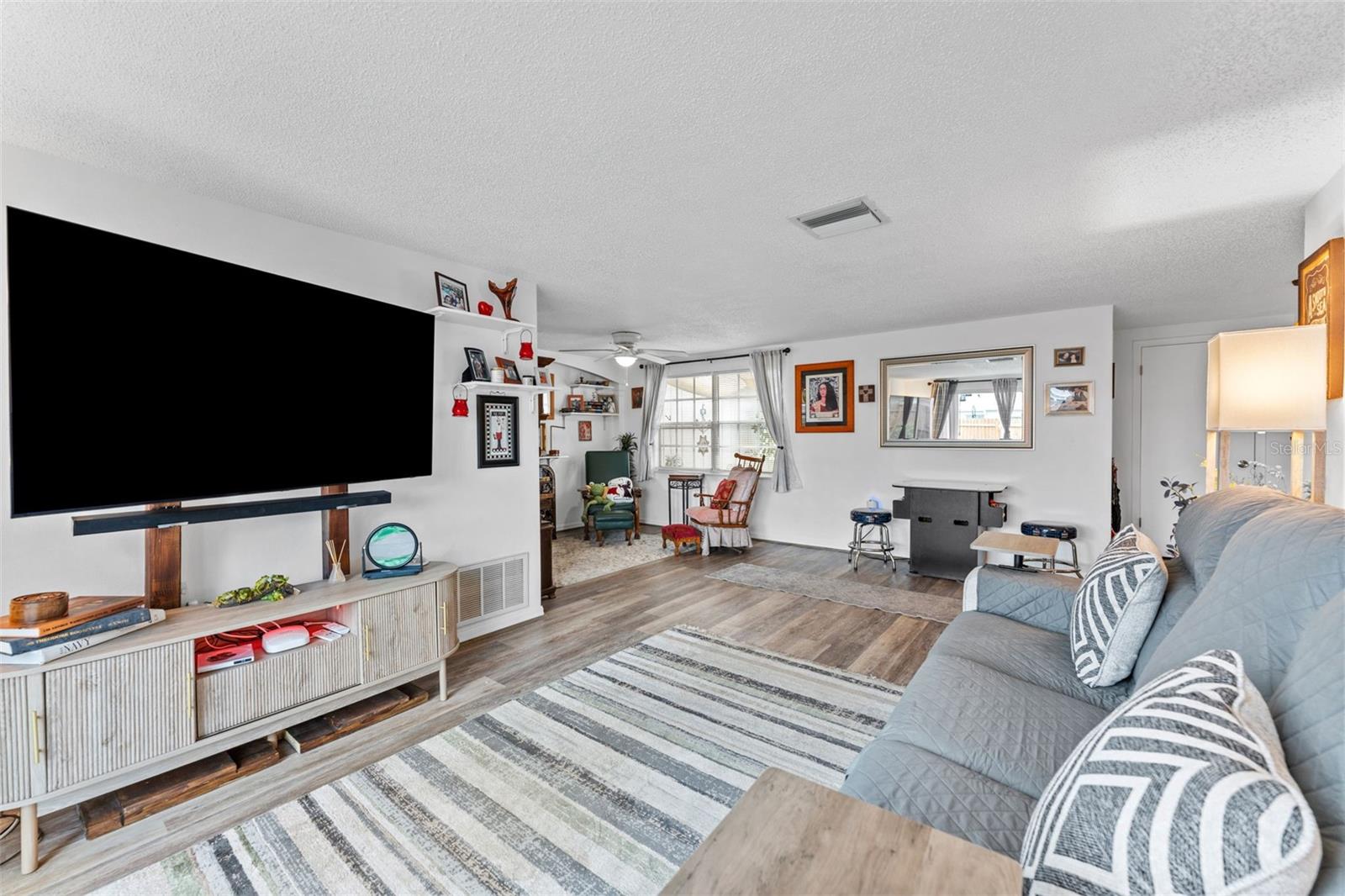 Image 11 of 38 For 4209 Stratfield Drive