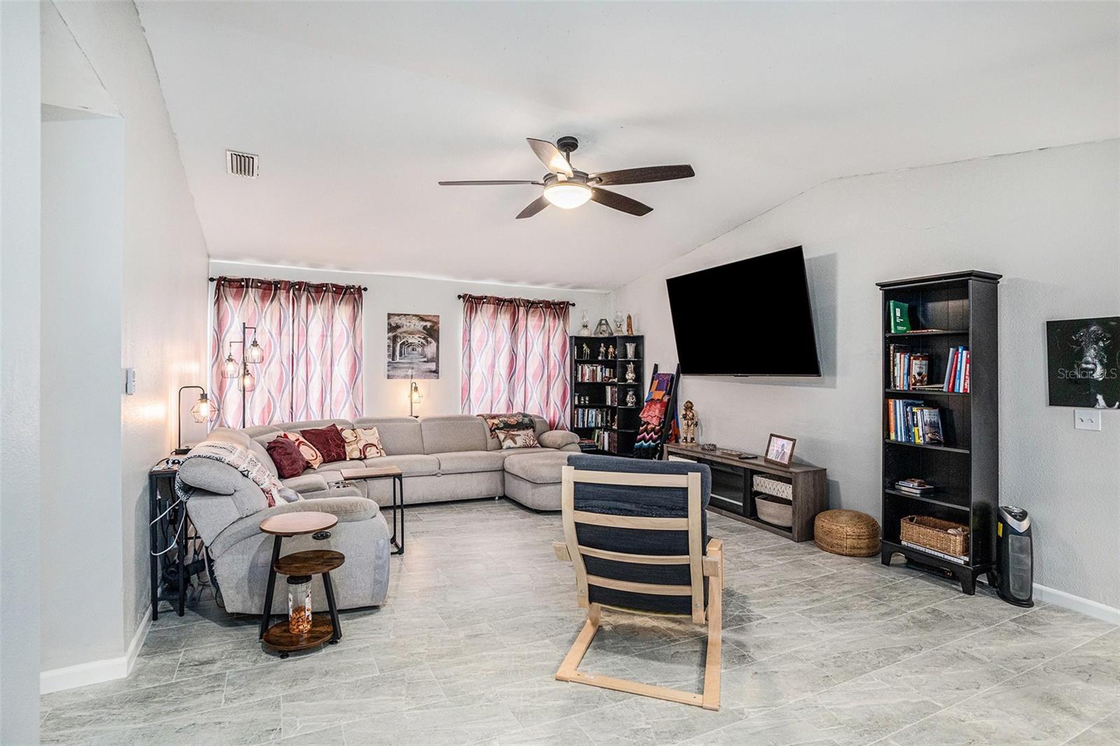 Image 11 of 30 For 10322 53rd Street