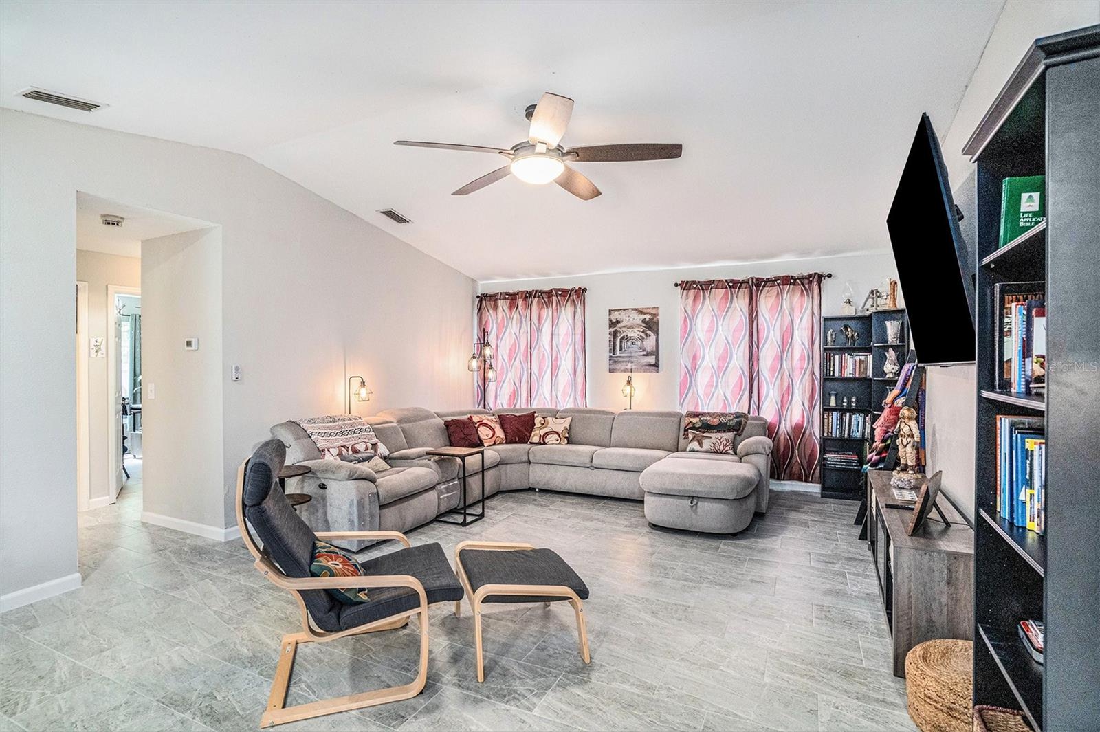 Image 12 of 30 For 10322 53rd Street