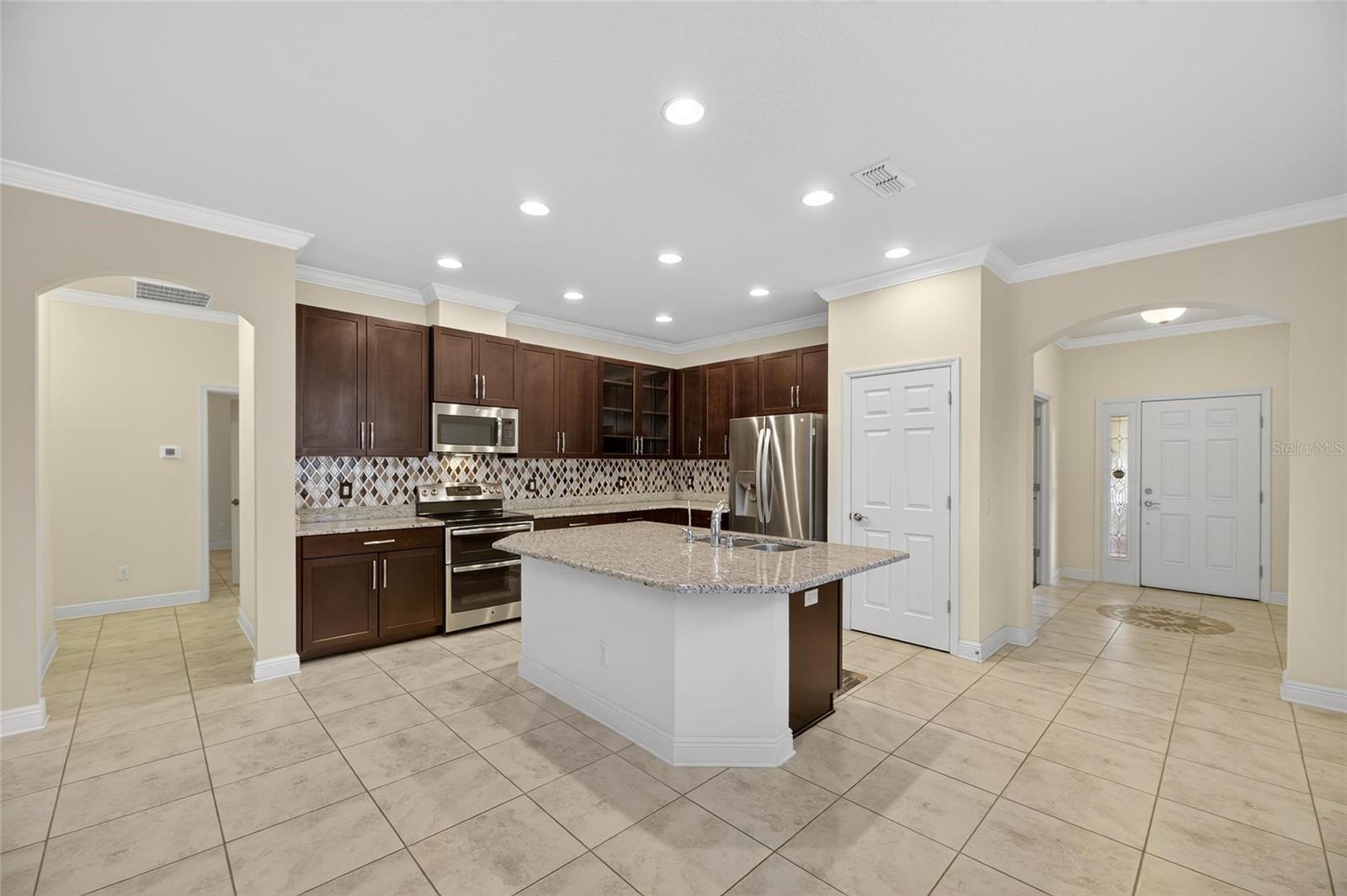 Image 16 of 57 For 11648 Palmetto Pine Street