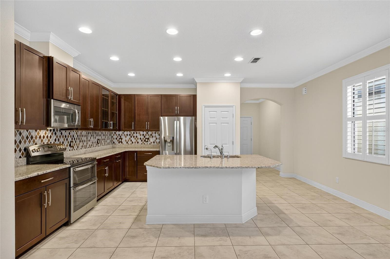 Image 17 of 57 For 11648 Palmetto Pine Street