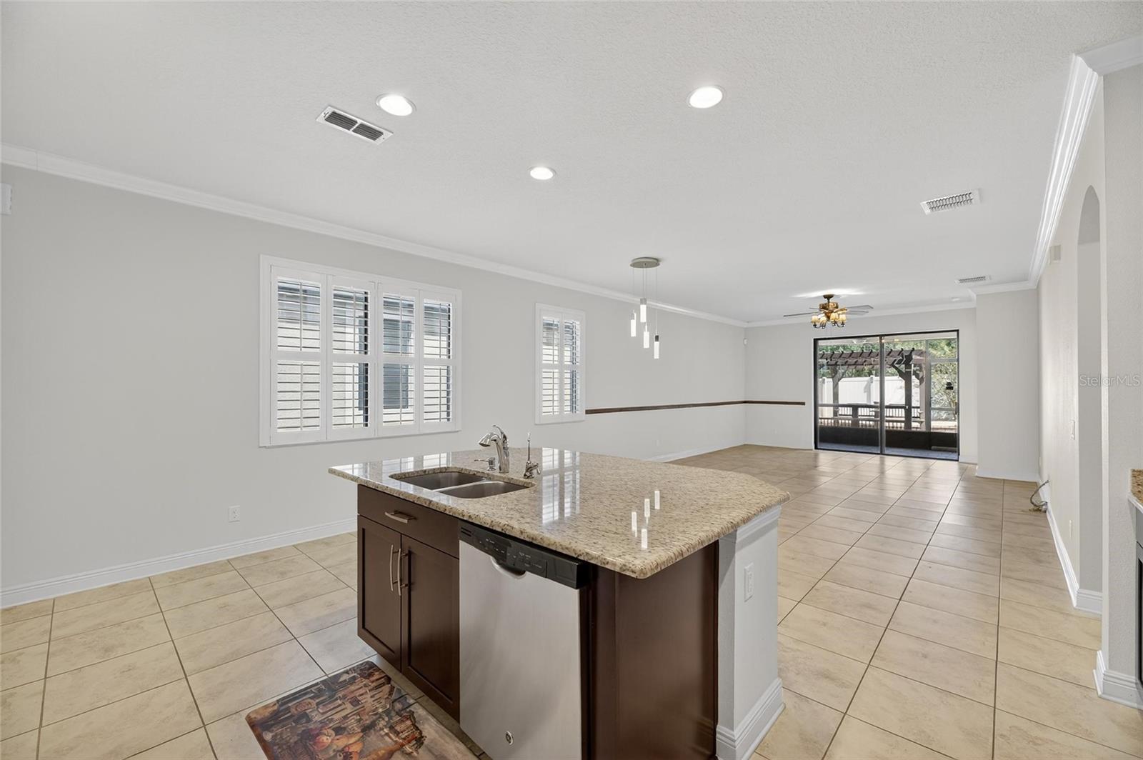 Image 19 of 57 For 11648 Palmetto Pine Street
