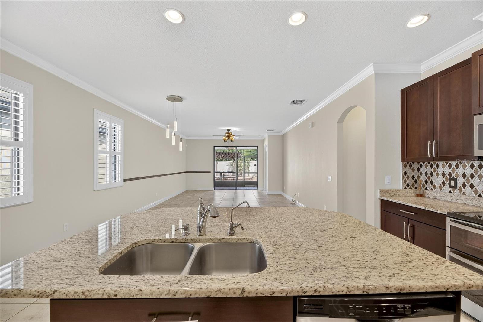 Image 21 of 57 For 11648 Palmetto Pine Street