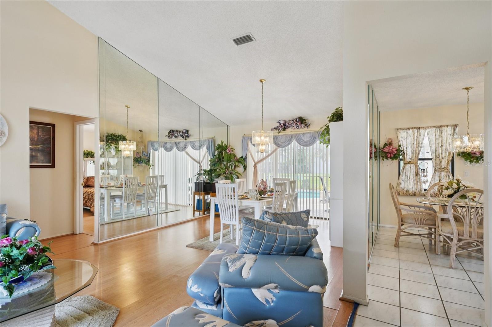 Image 13 of 53 For 14033 Pimberton Drive