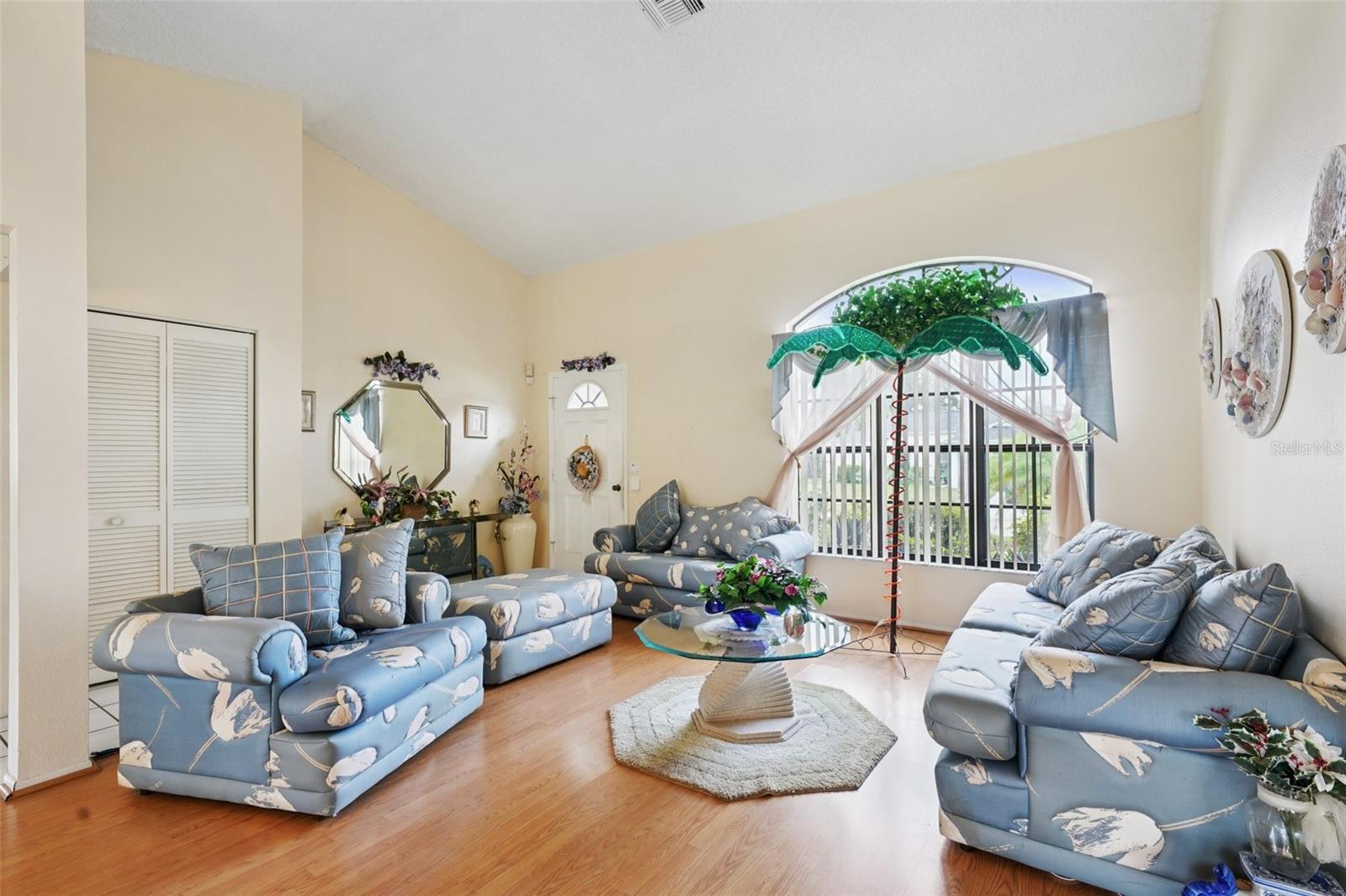 Image 15 of 53 For 14033 Pimberton Drive