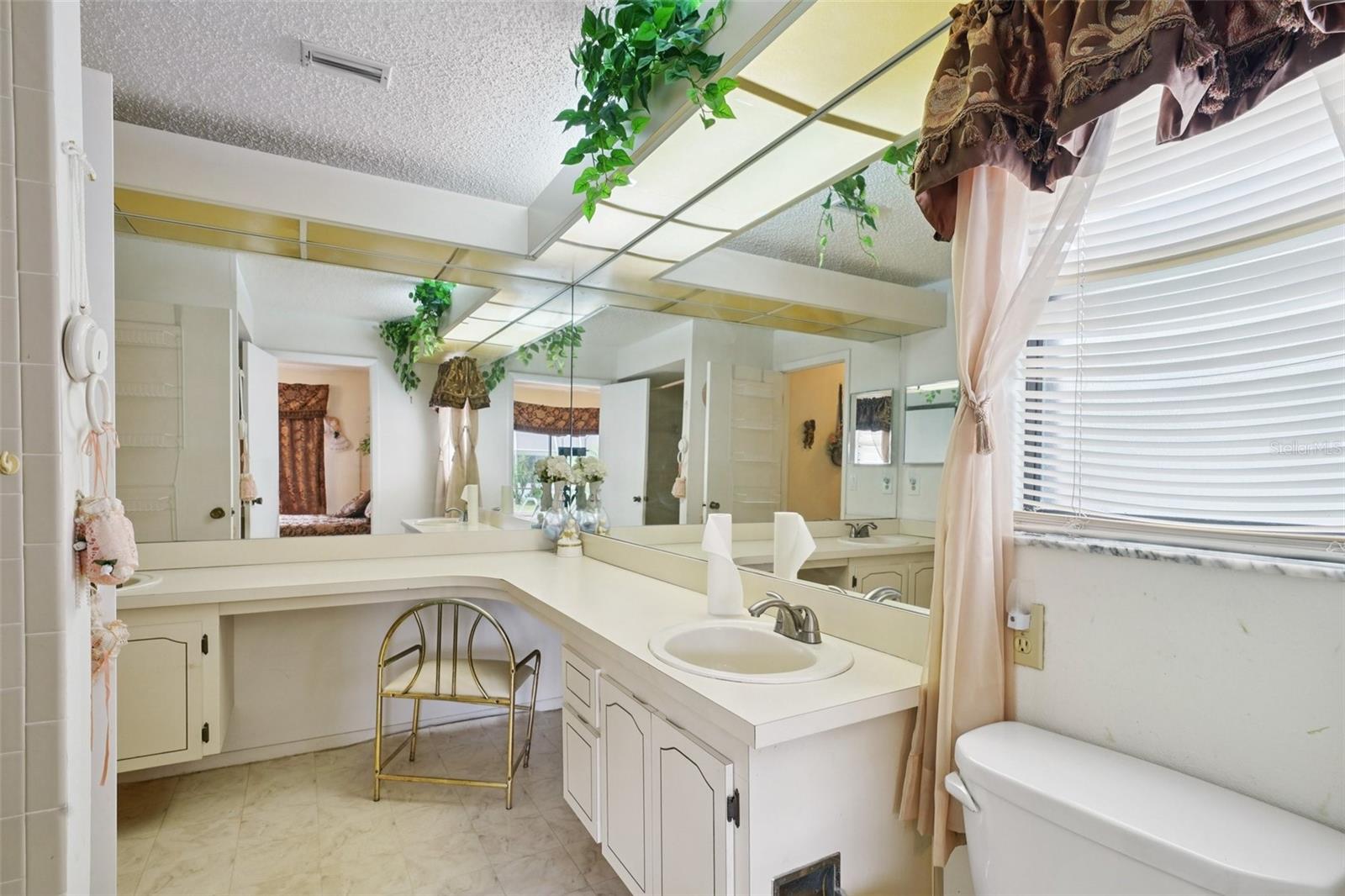 Image 40 of 53 For 14033 Pimberton Drive