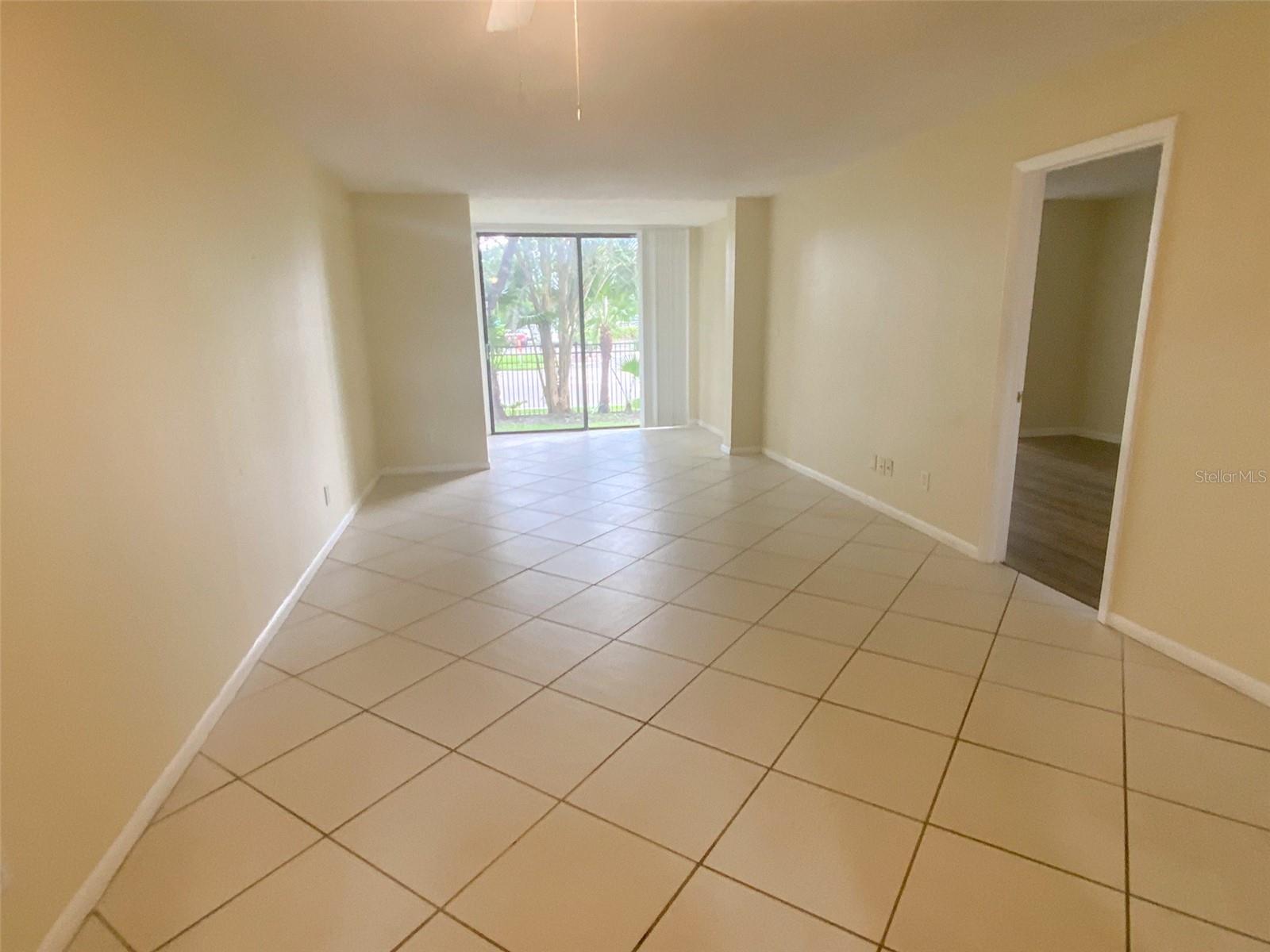 Image 10 of 39 For 2002 Blue Hawk Court 1714