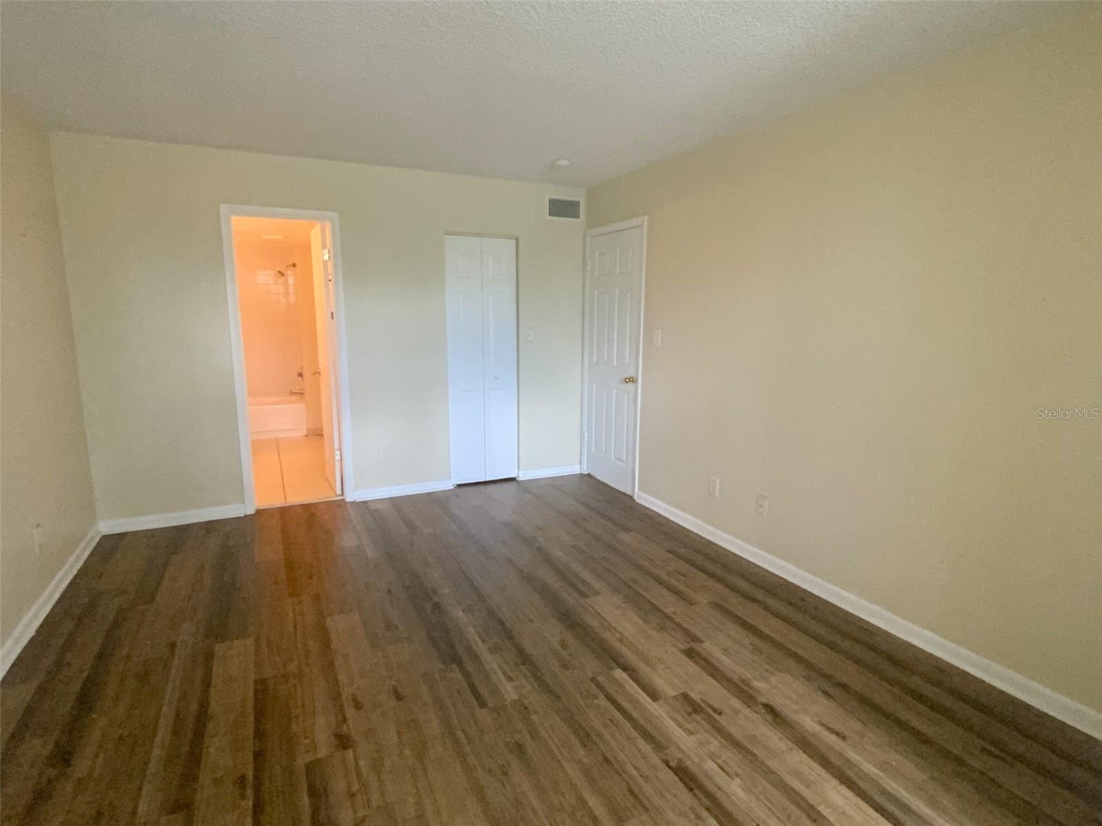 Image 16 of 39 For 2002 Blue Hawk Court 1714