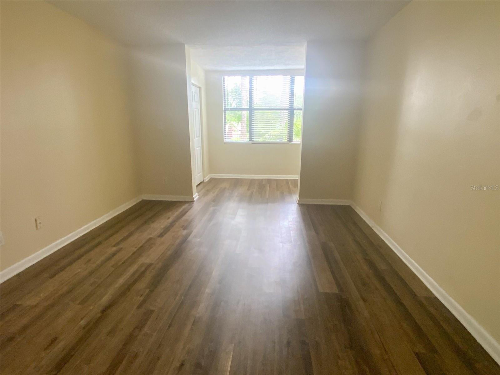 Image 18 of 39 For 2002 Blue Hawk Court 1714