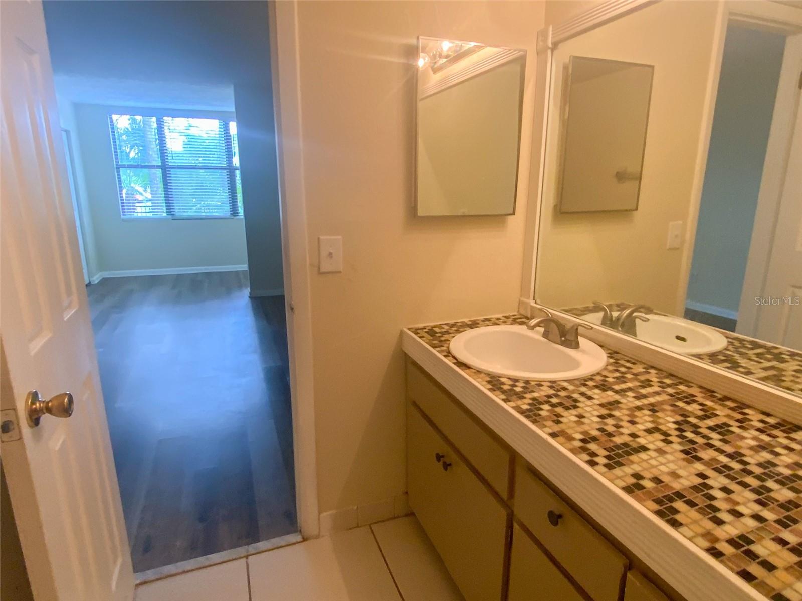 Image 21 of 39 For 2002 Blue Hawk Court 1714