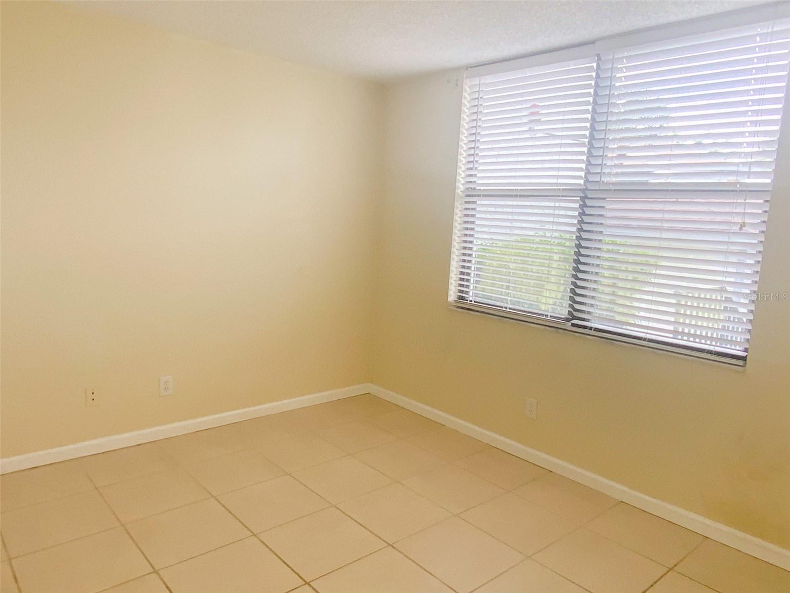 Image 24 of 39 For 2002 Blue Hawk Court 1714