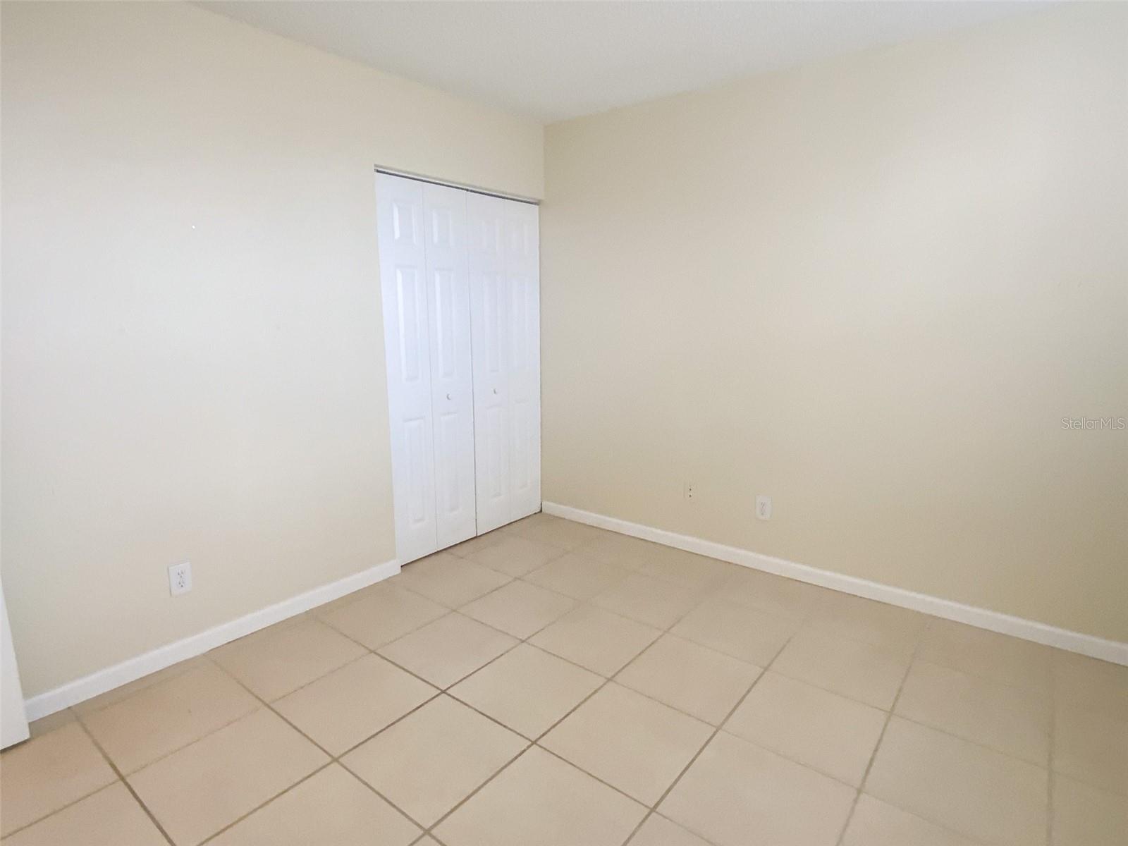 Image 25 of 39 For 2002 Blue Hawk Court 1714