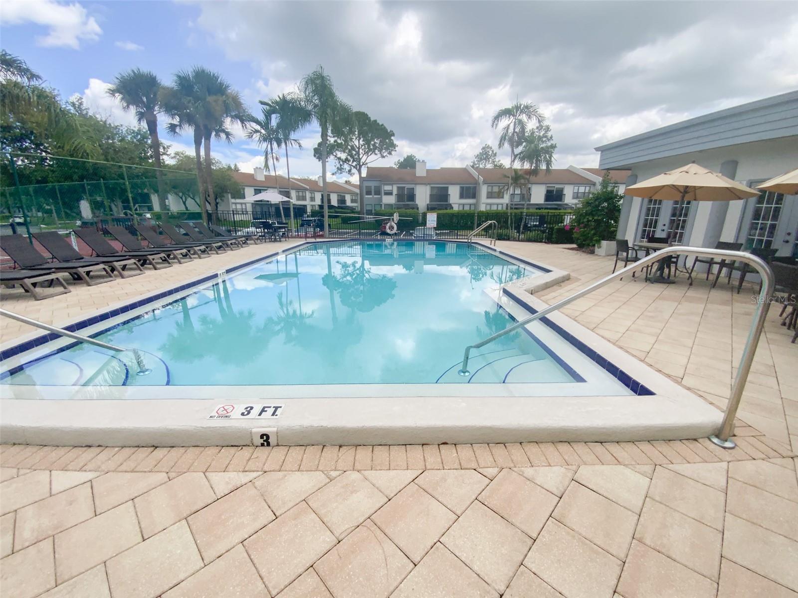 Image 28 of 39 For 2002 Blue Hawk Court 1714