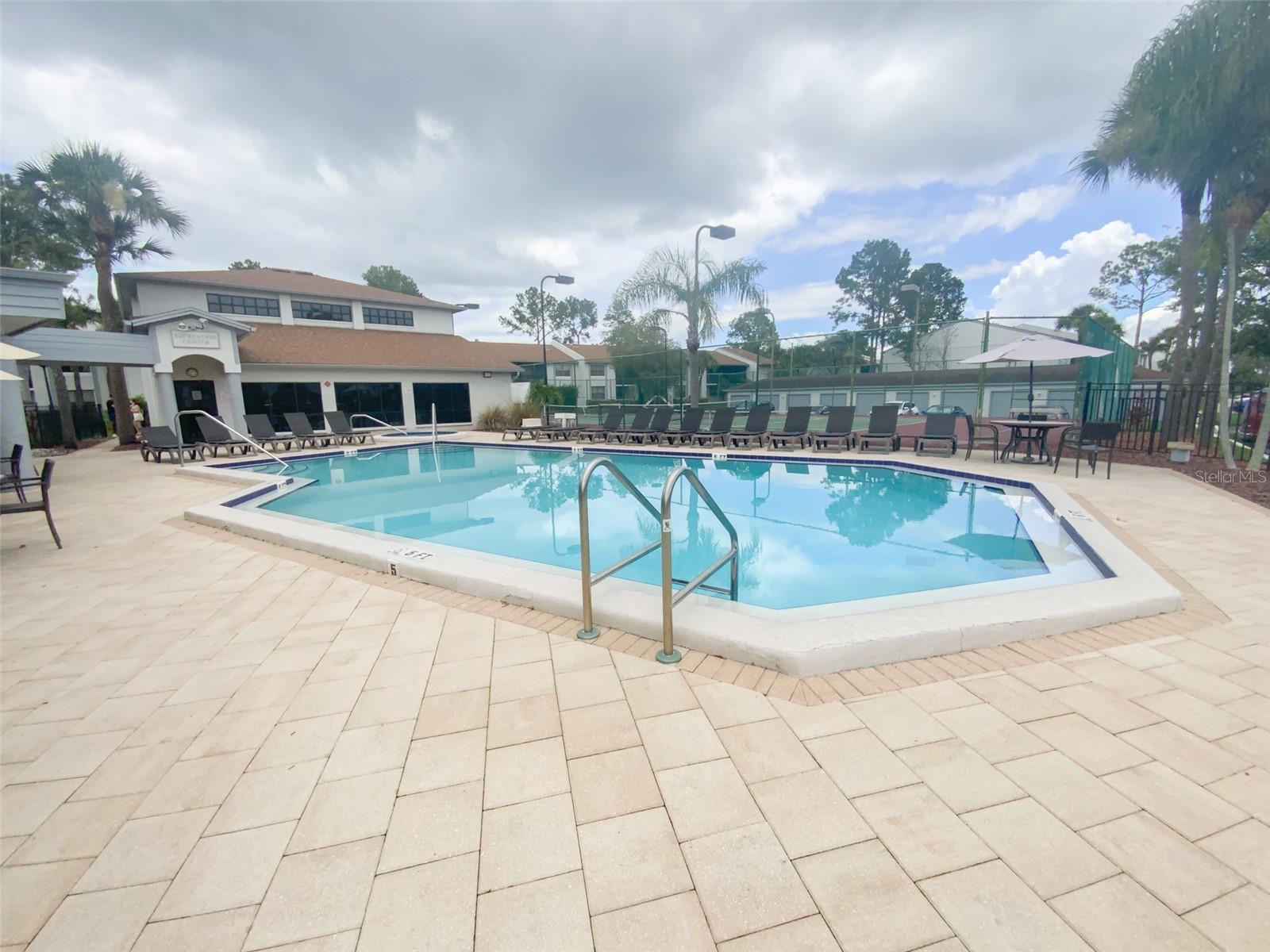 Image 30 of 39 For 2002 Blue Hawk Court 1714