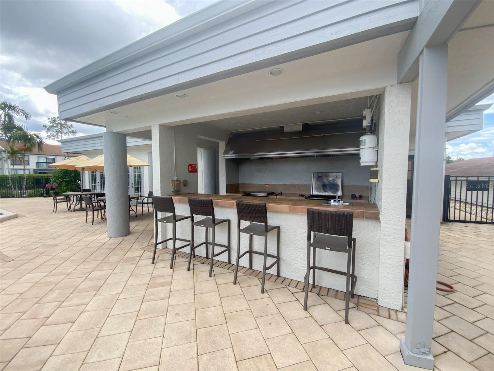 Image 33 of 39 For 2002 Blue Hawk Court 1714