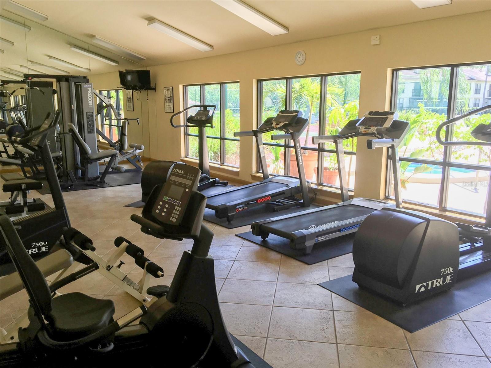 Image 37 of 39 For 2002 Blue Hawk Court 1714