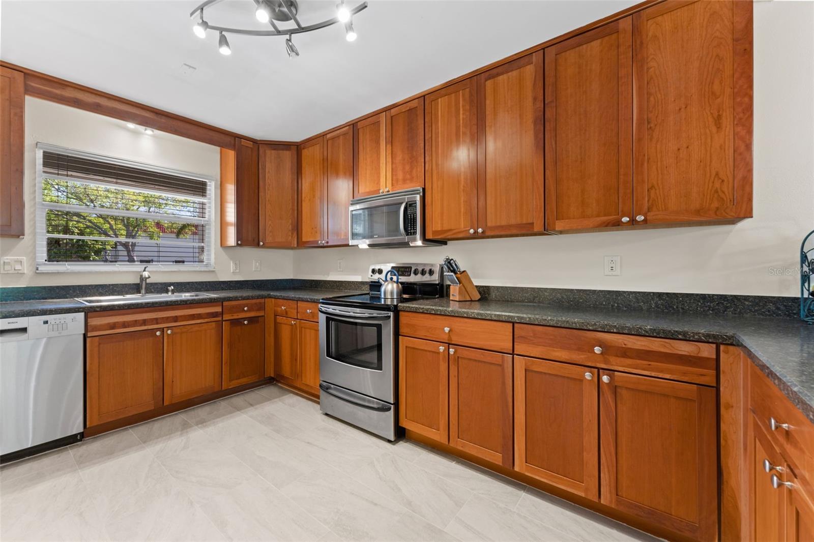 Image 5 of 39 For 2700 Bayshore Boulevard 3d