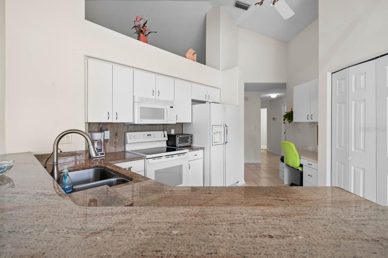 Image 10 of 50 For 930 Kings Boulevard 930