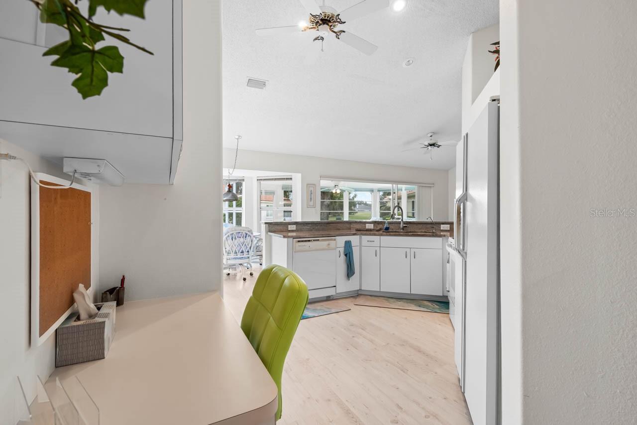 Image 12 of 50 For 930 Kings Boulevard 930