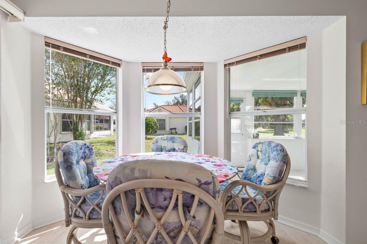 Image 13 of 50 For 930 Kings Boulevard 930