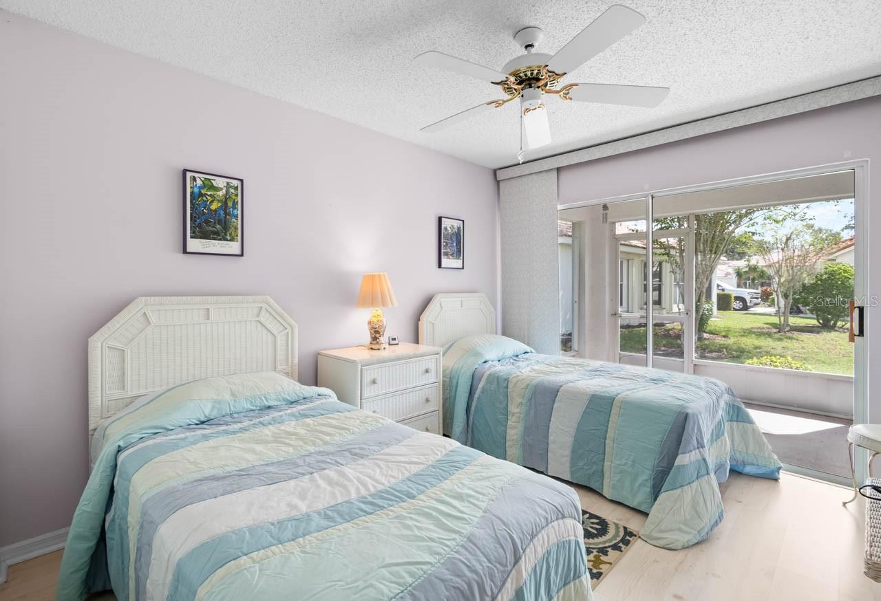 Image 22 of 50 For 930 Kings Boulevard 930