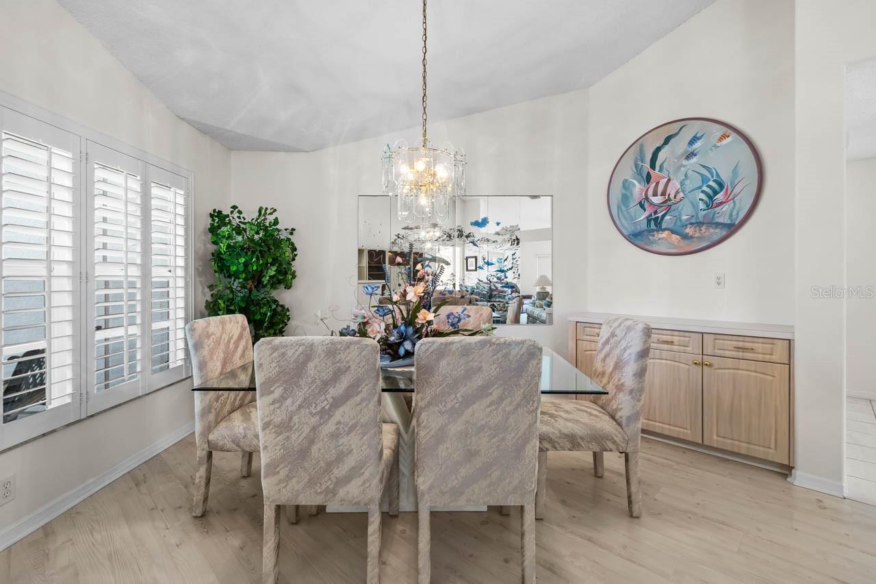 Image 6 of 50 For 930 Kings Boulevard 930
