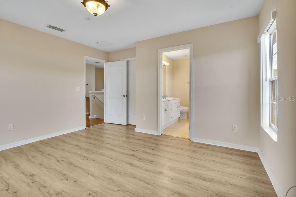 Image 14 of 40 For 9141 Camden Gardens Street