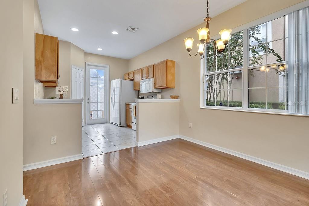 Image 5 of 40 For 9141 Camden Gardens Street