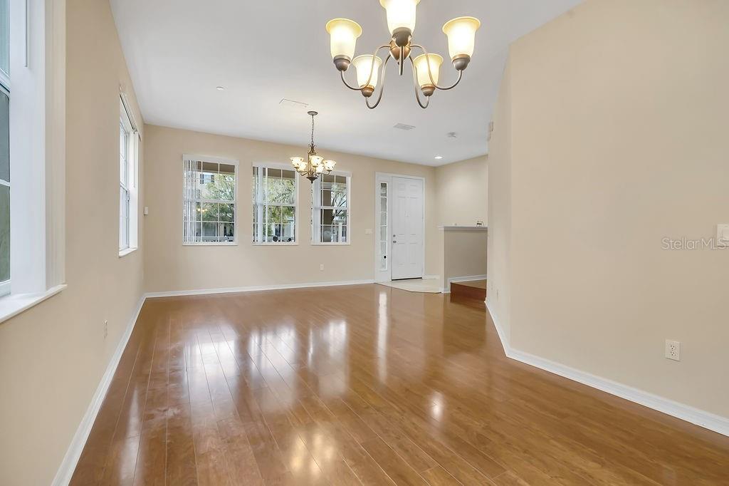 Image 7 of 40 For 9141 Camden Gardens Street