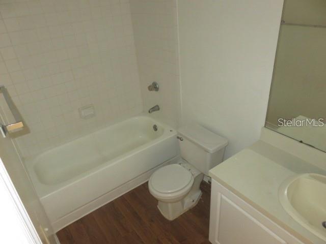 Image 11 of 18 For 4115 Chatham Oak Court 211