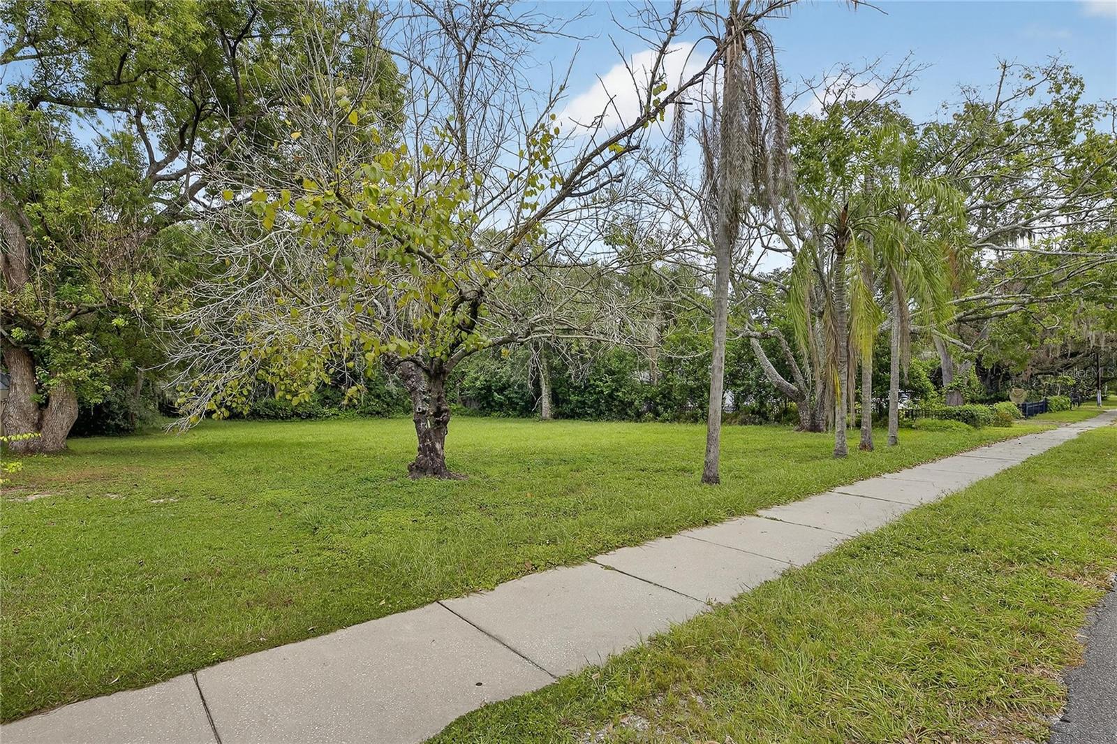 Image 4 of 19 For 5208 122nd Avenue