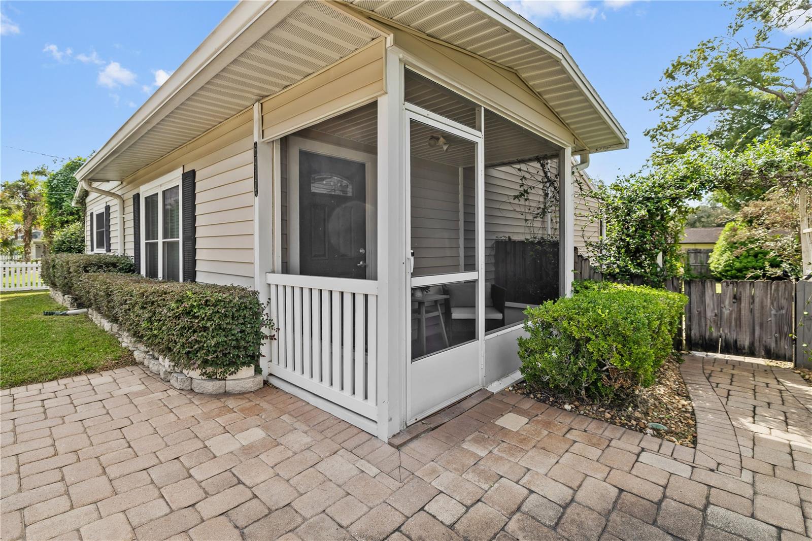 Image 4 of 30 For 6914 Lynn Avenue