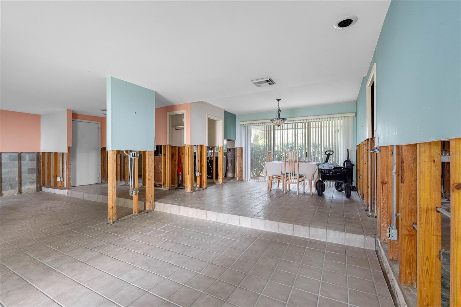 Image 10 of 51 For 311 Island Way 104