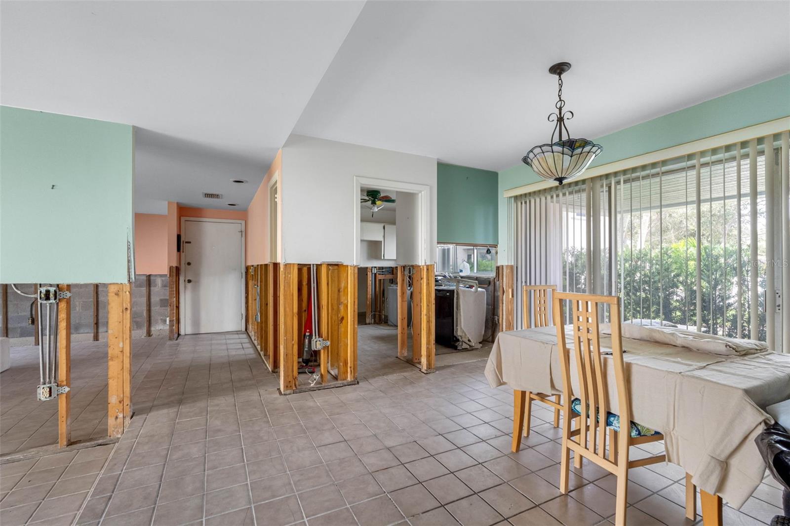 Image 11 of 51 For 311 Island Way 104