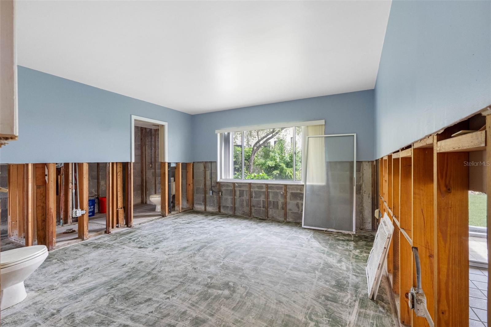 Image 18 of 51 For 311 Island Way 104