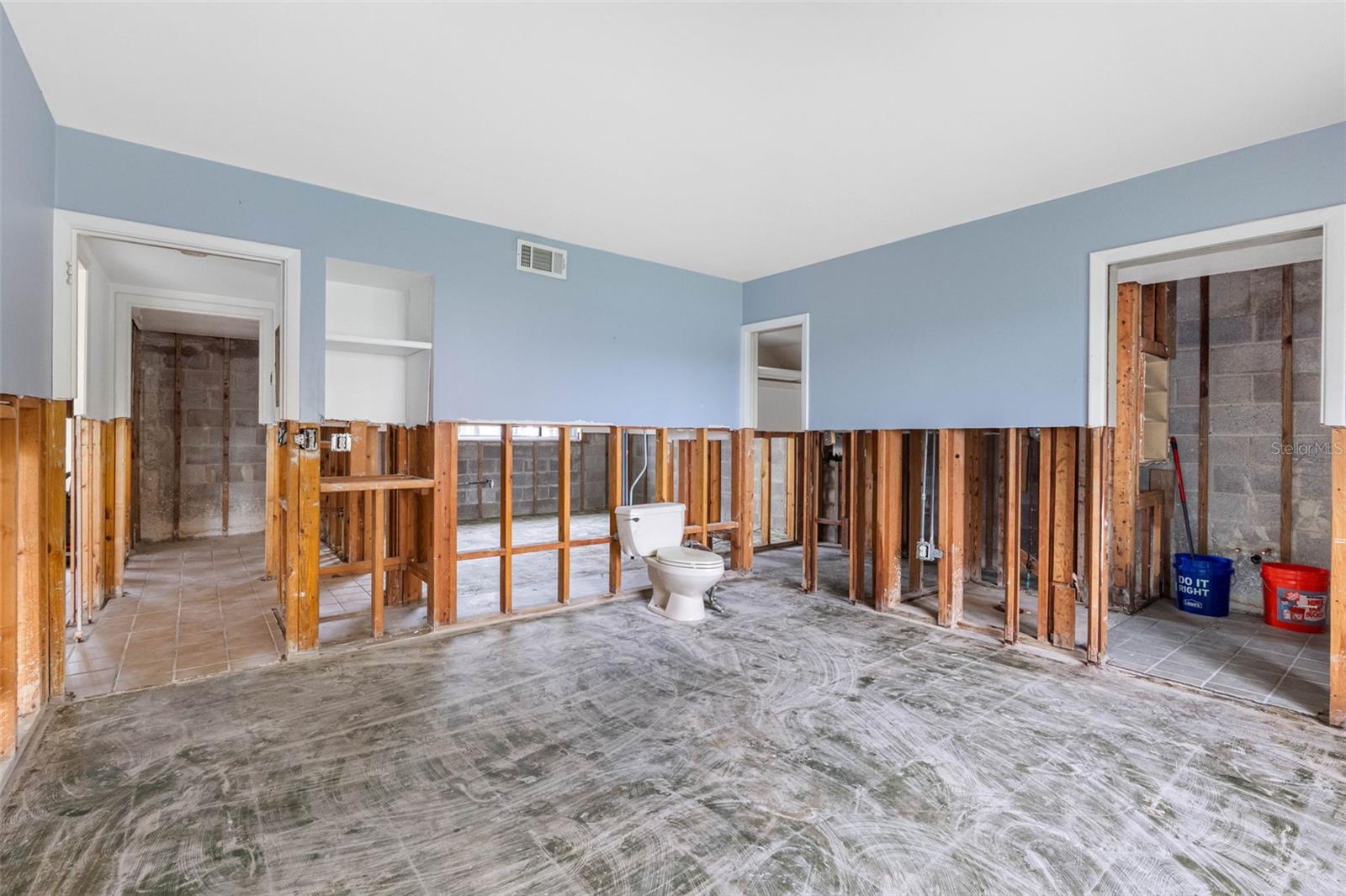 Image 19 of 51 For 311 Island Way 104