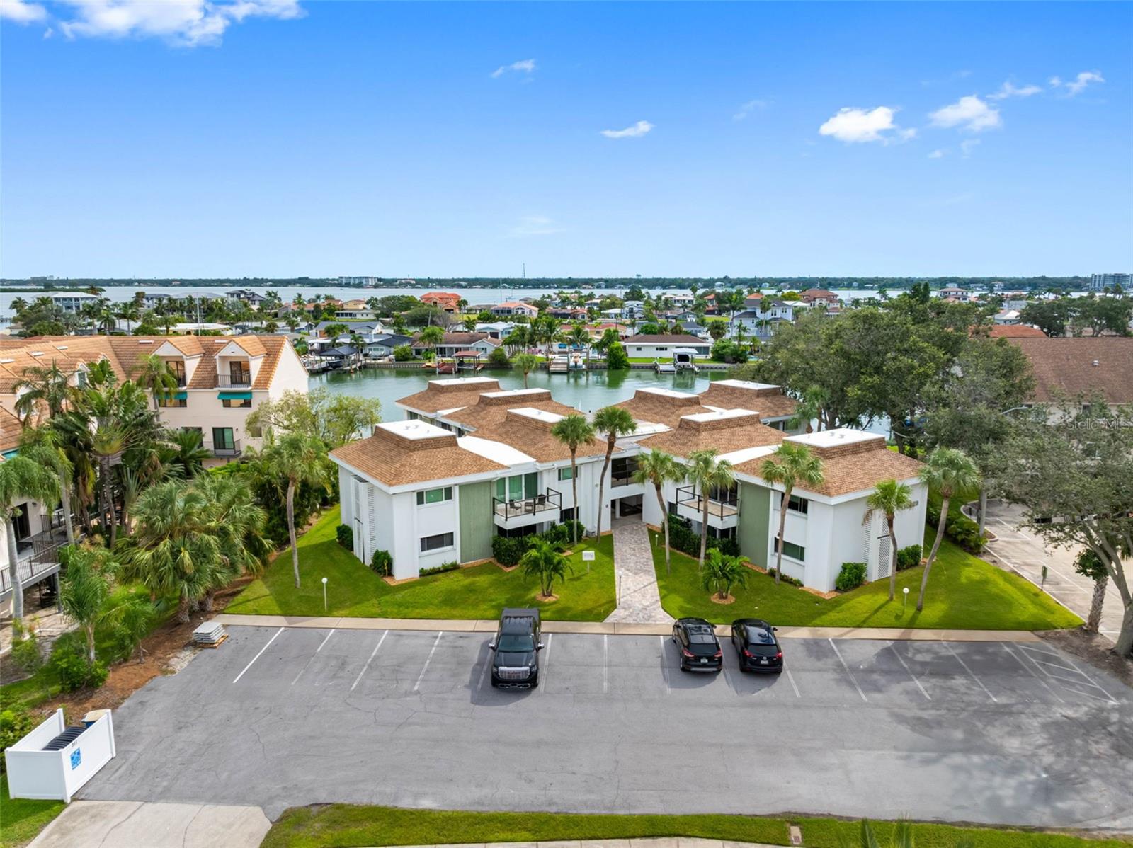 Image 42 of 51 For 311 Island Way 104