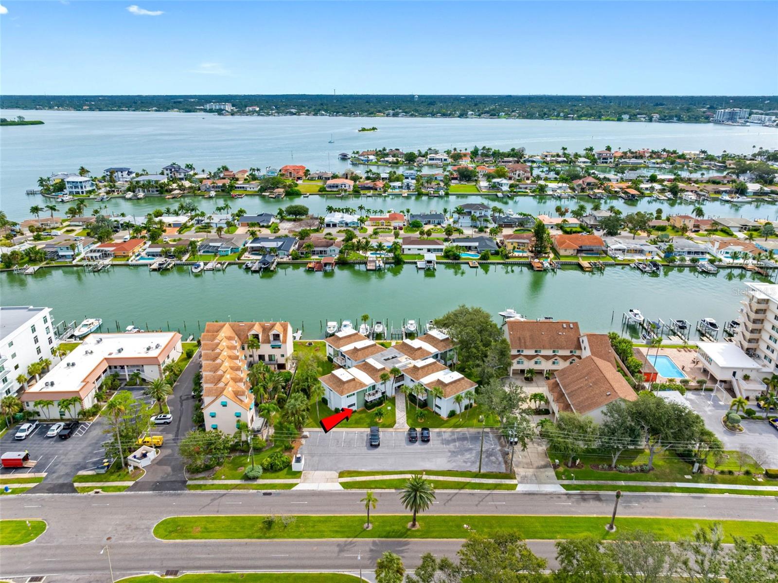 Image 43 of 51 For 311 Island Way 104