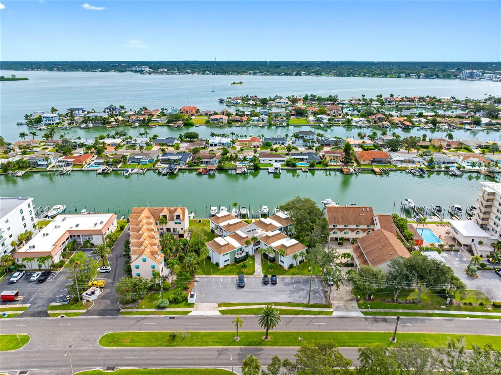 Image 45 of 51 For 311 Island Way 104